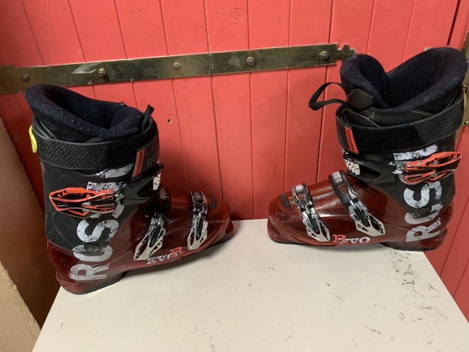 Clapari ski schi Rossignol EVO R marime EUR:41 Mondo:26.5 308mm 3clape