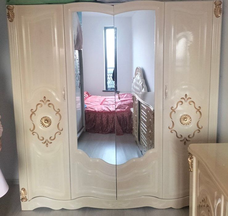 Spalniy va zal garnitur mebellar sotiladi holati yaxshi