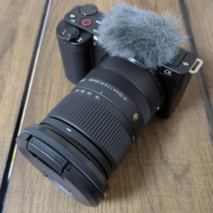 Sony ZV-e10 / Sigma 18-50 f2.8