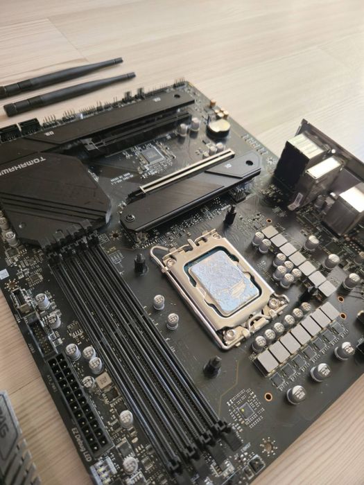 Процесор Intel Core i5-12600KF с  платка MSI MAG B660 TOMAHAWK DDR4