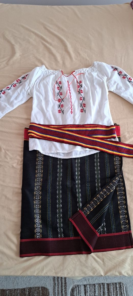 Costum popular pentru 6-10 ani