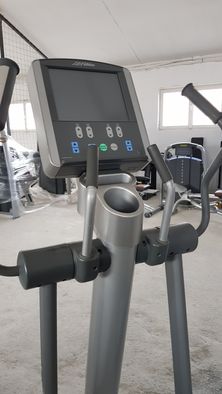 Biciclete eliptice Life Fitness 95 xe tv display