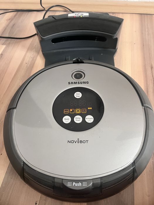 Robot Aspirator Samsung NaviBot SR8845