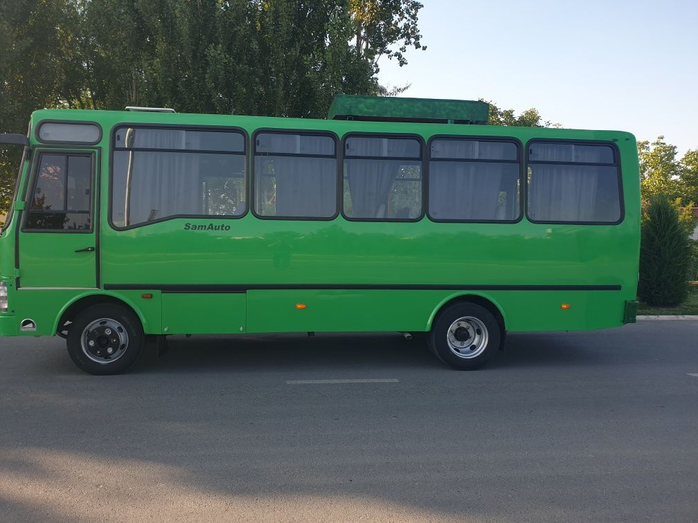 Avtobus isuzu Hc40