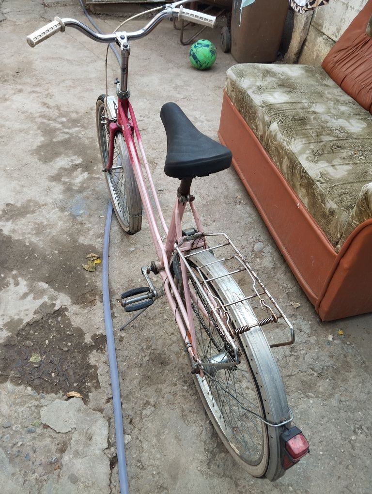 Vând bicicletă de dama