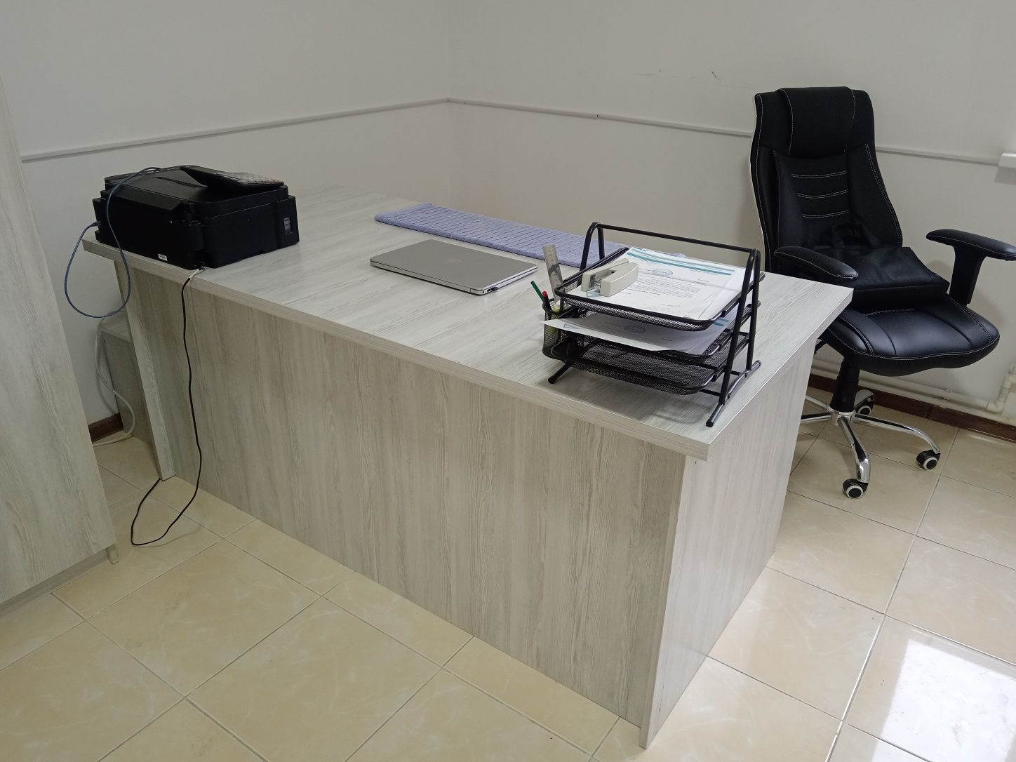 Ofis mebellari sotiladi