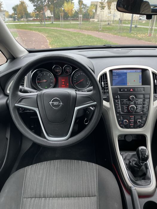 Opel Astra J 1.4 benzina 2011 Euro5