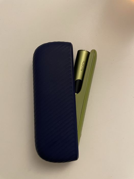 Iqos iluma i leaf green *cu inscriptie*