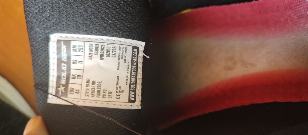 Pentru muncă, pantofi sport