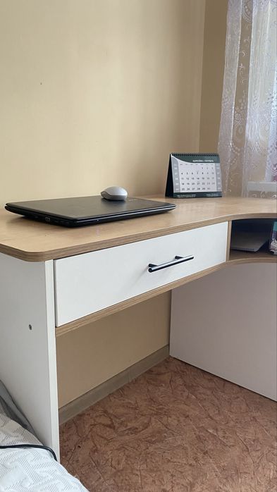 Стол угловой для работы