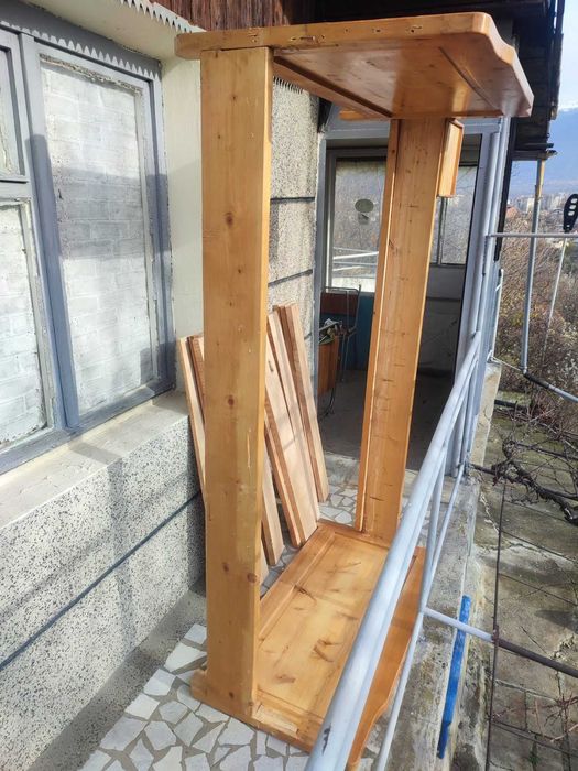 Легло от масивно дърво с размери: 110/185см