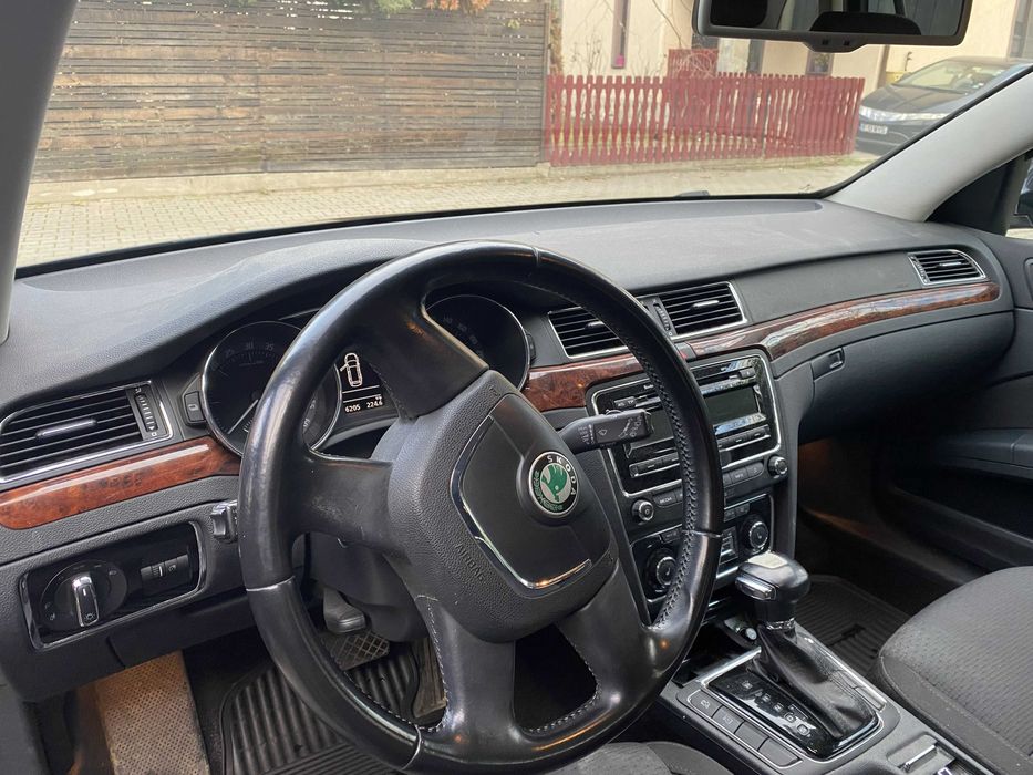 Skoda Superb Combi 2.0 TDI Elegance DSG 4x4
