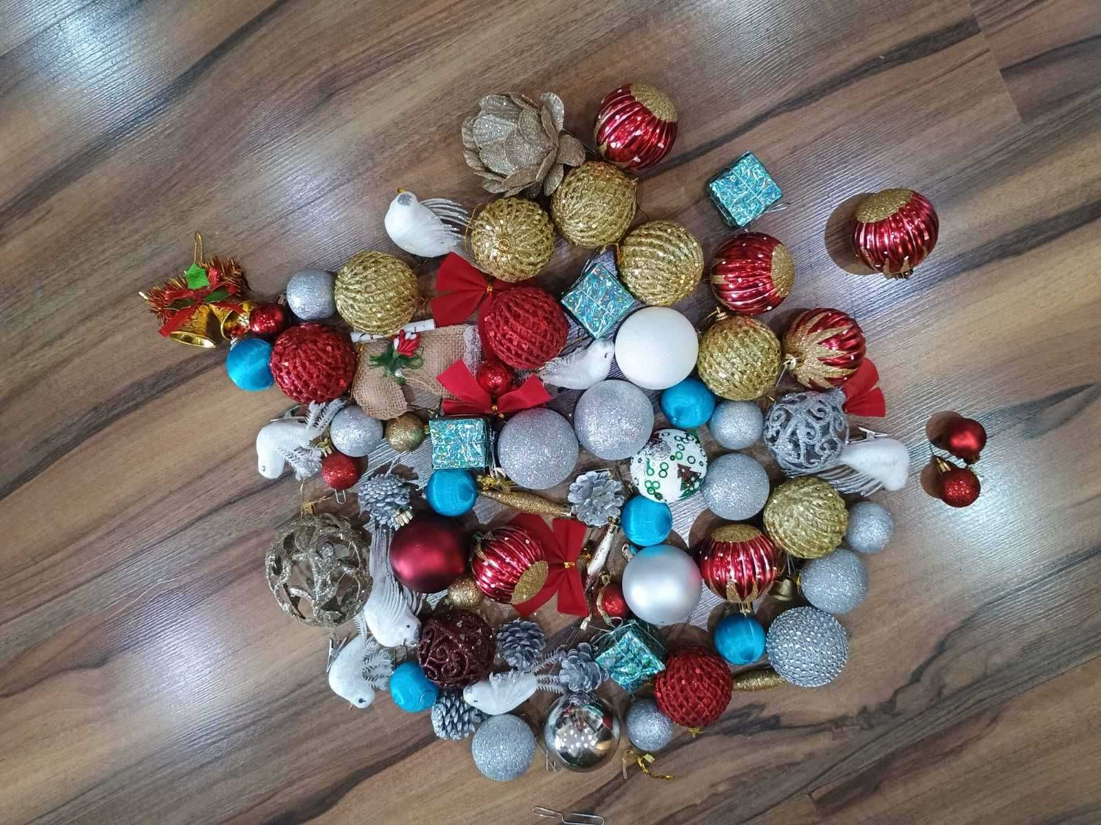 Коледна елха + коледна украса и декорация
