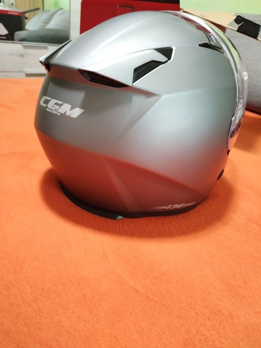 Vând casca moto CGM