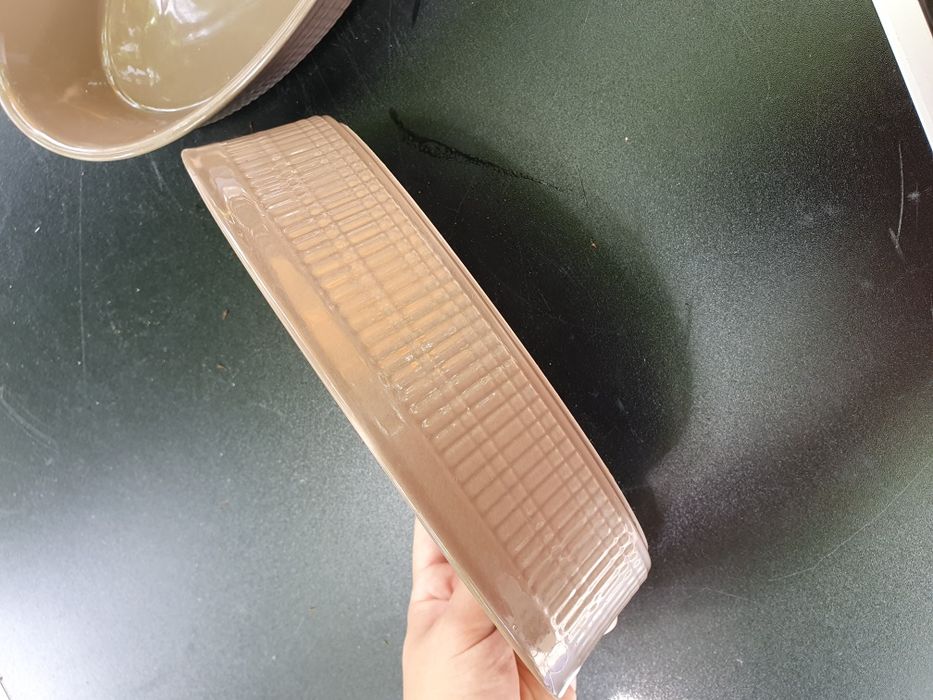 Set 2 vase ceramice ovale pentru cuptor – 25x15x6 cm – stare excelentă