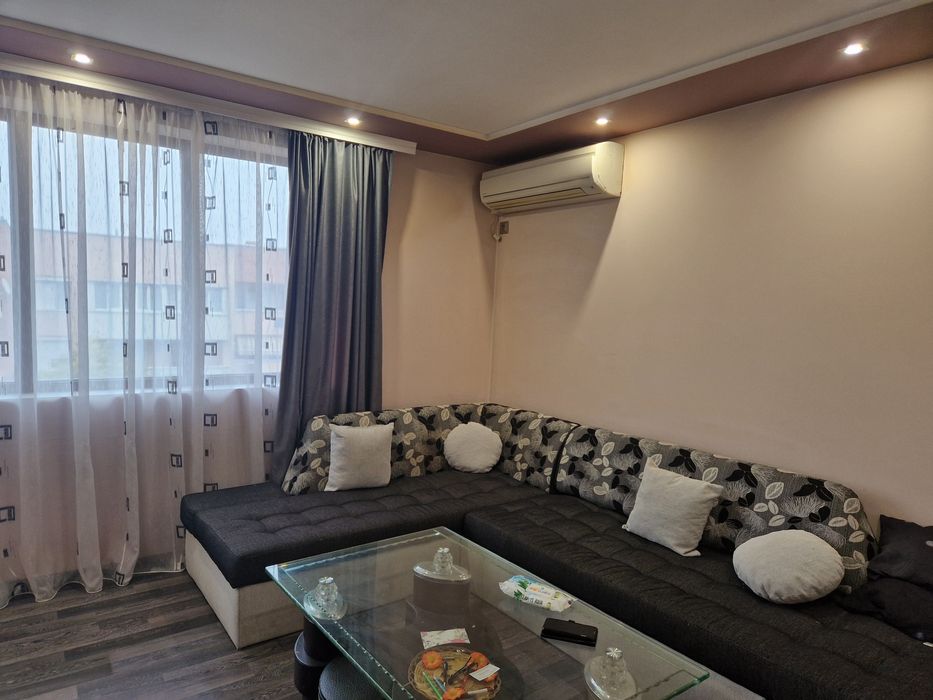 Продавам тристаен апартамент в Асеновград  !