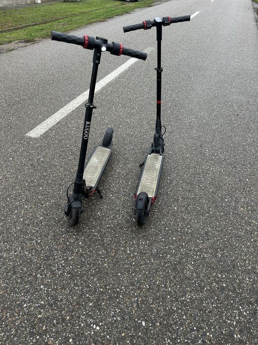 Vând trotinete electrice