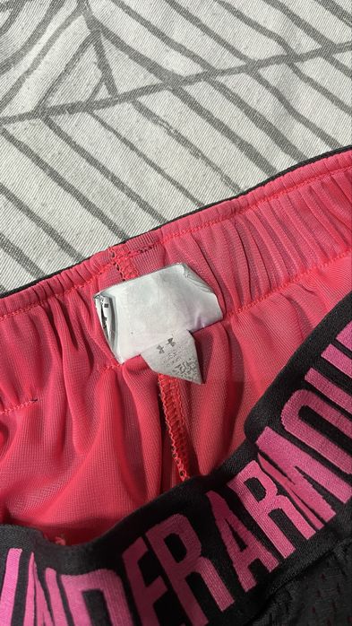 Pantaloni scurti Under Armour S
