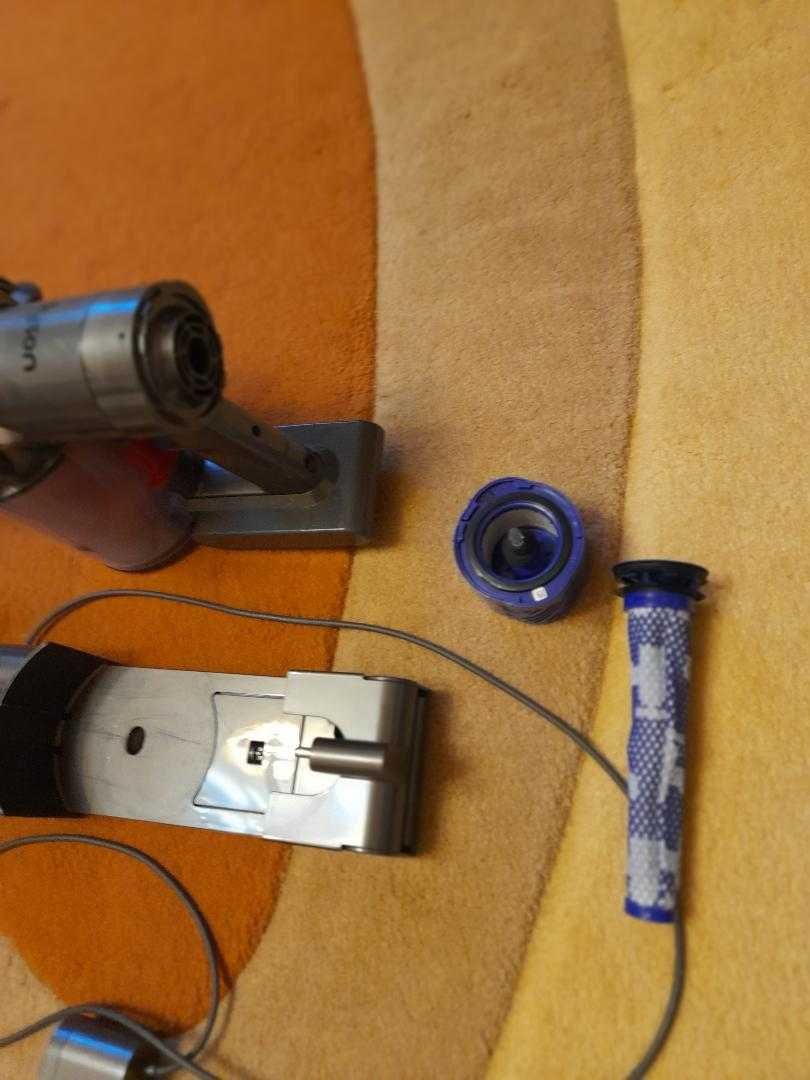 De vanzare aspirator Dyson V 6 Animal +