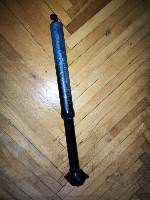 Dropper seatpost de 34.9 mm diametru, nu tine greutatea