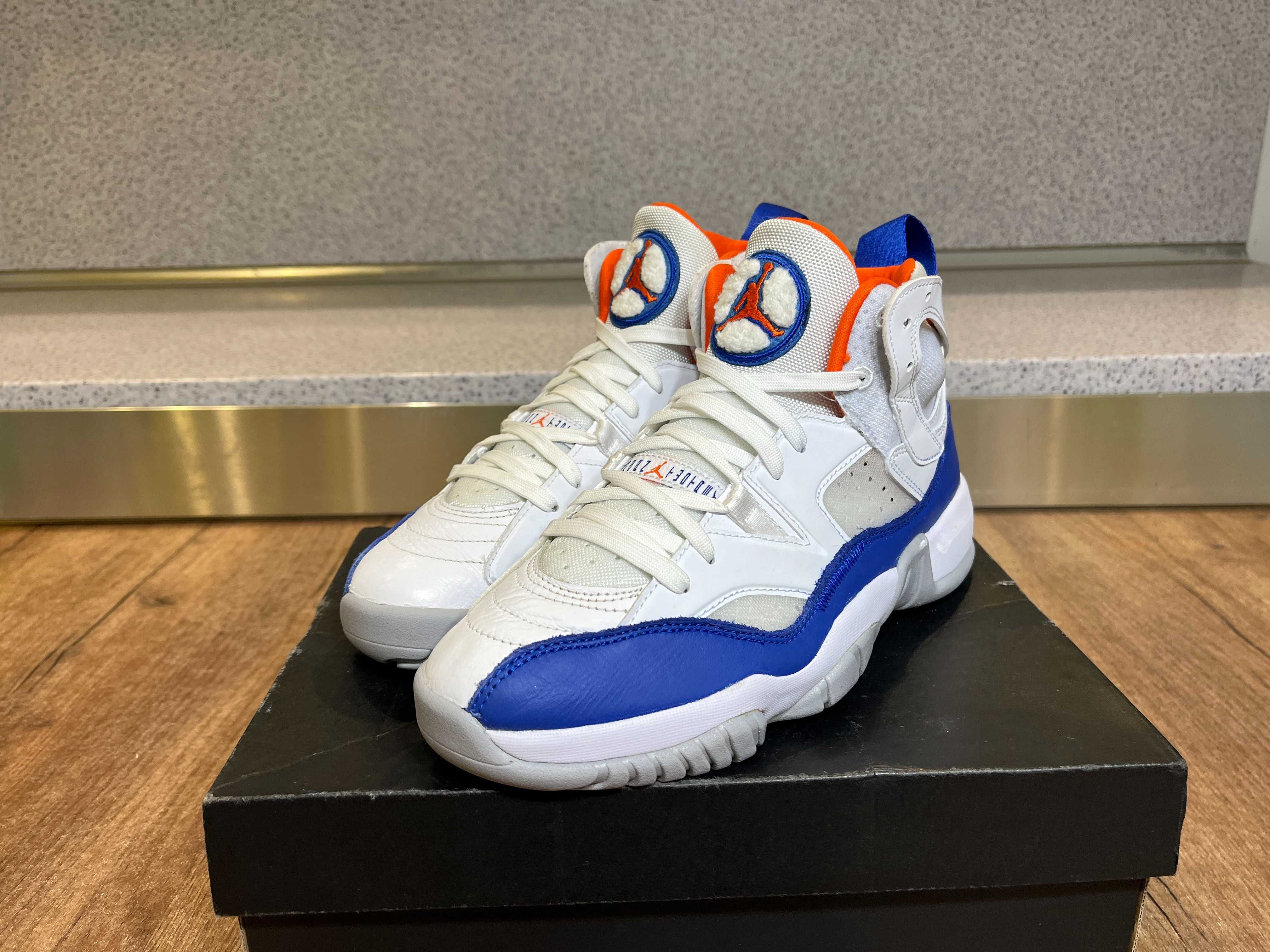 ОРИГИНАЛНИ *** Nike Air Jordan Jumpman Two Trey / Knicks White Royal