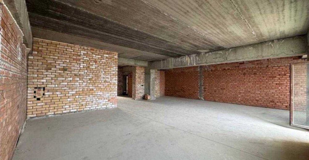 буз базар зор нархда 3хонали коробка кадастр борSilk Road Шошилин110м;