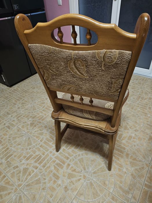 Vand 6+2 scaune de bucatarie, din lemn masiv