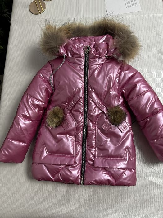 Продам новую десткую зимнюю куртку. Рост 92