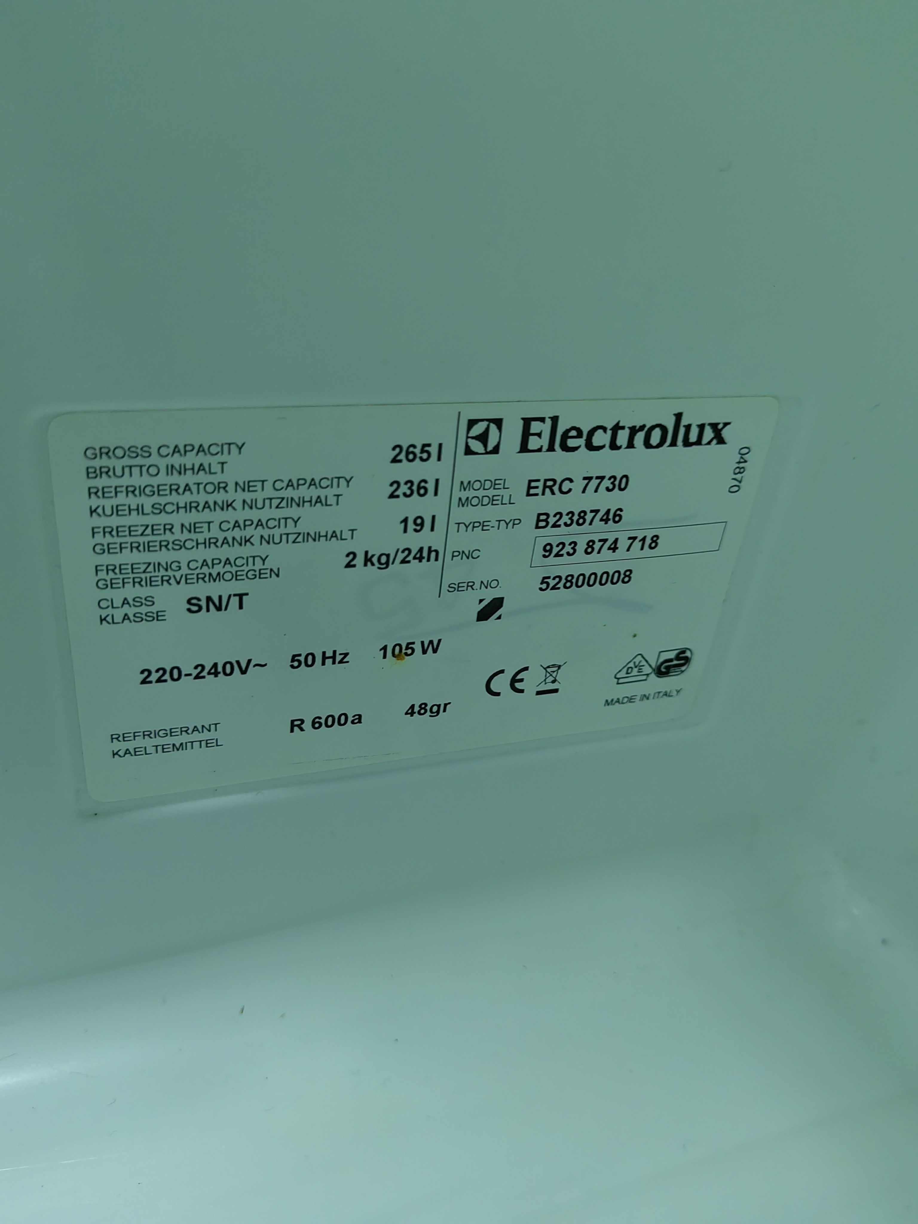 Хладилник с фризер Electrolux ERC 7730