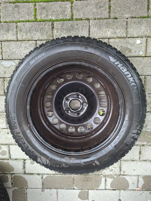 Vând set roti echipate cu anvelope de iarna.