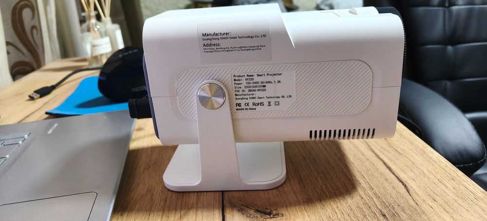 Proiector portabil cu android full hd cu telecomanda