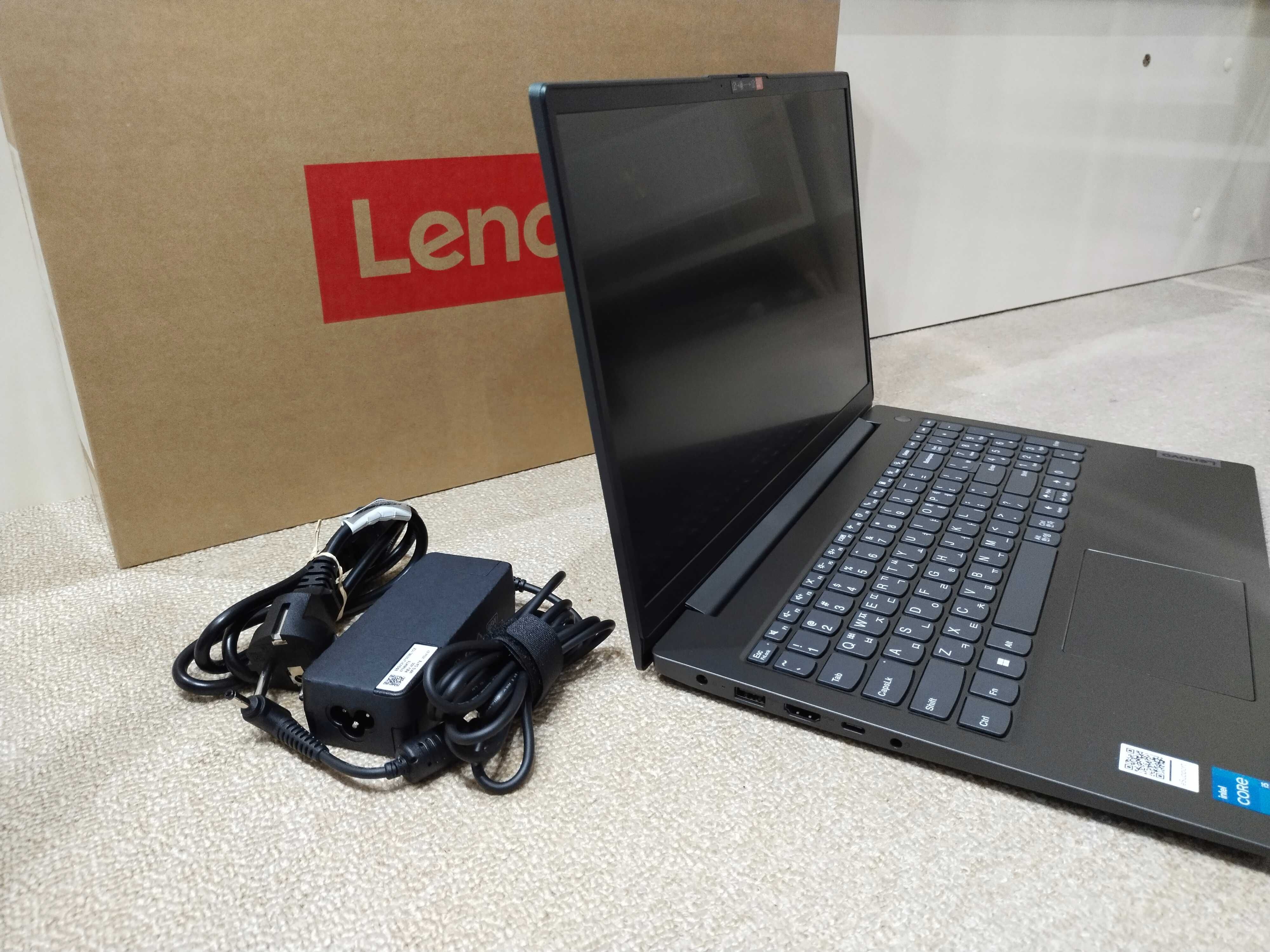 Noutbuk Core i5-13420H/8GB/256GB/UHD Graphics 2GB/15.6"