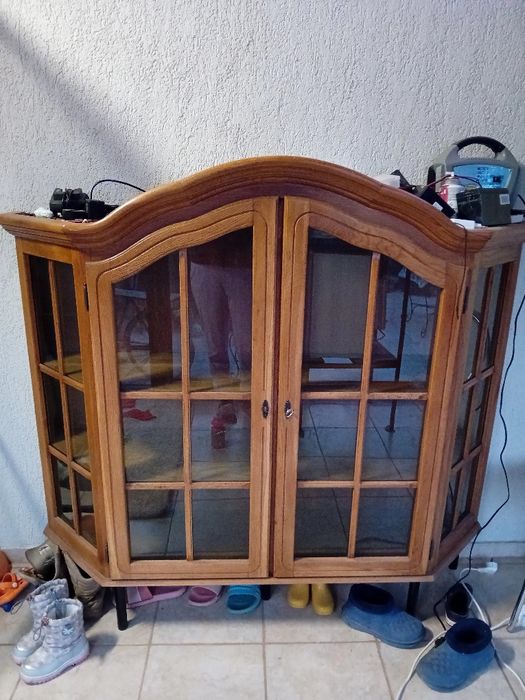 Vitrina din lemn