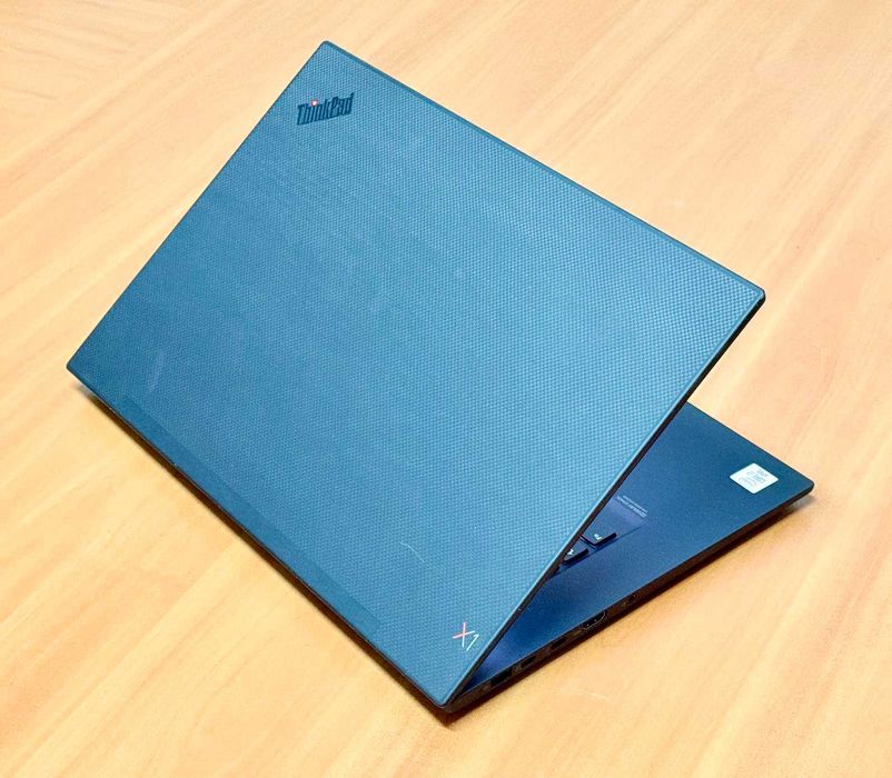ThinkPad X1 Extreme G3 / i7-10850H / 32GB / GTX1650Ti / 4K OLED Touch
