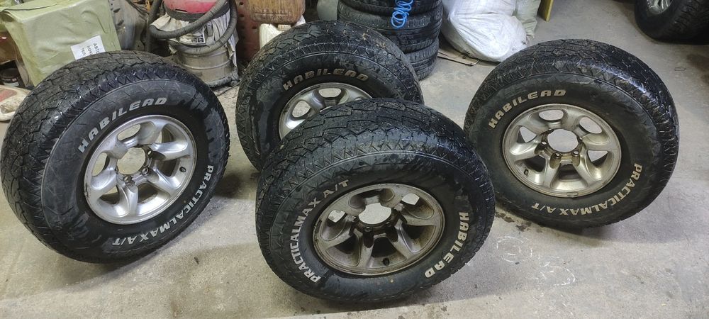 Продам резину на внедорожник