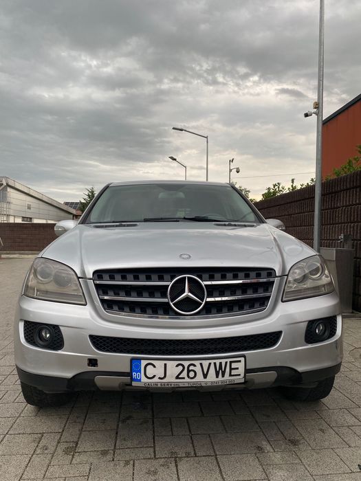 Vând Mercedes ML 320 Autoutilitara