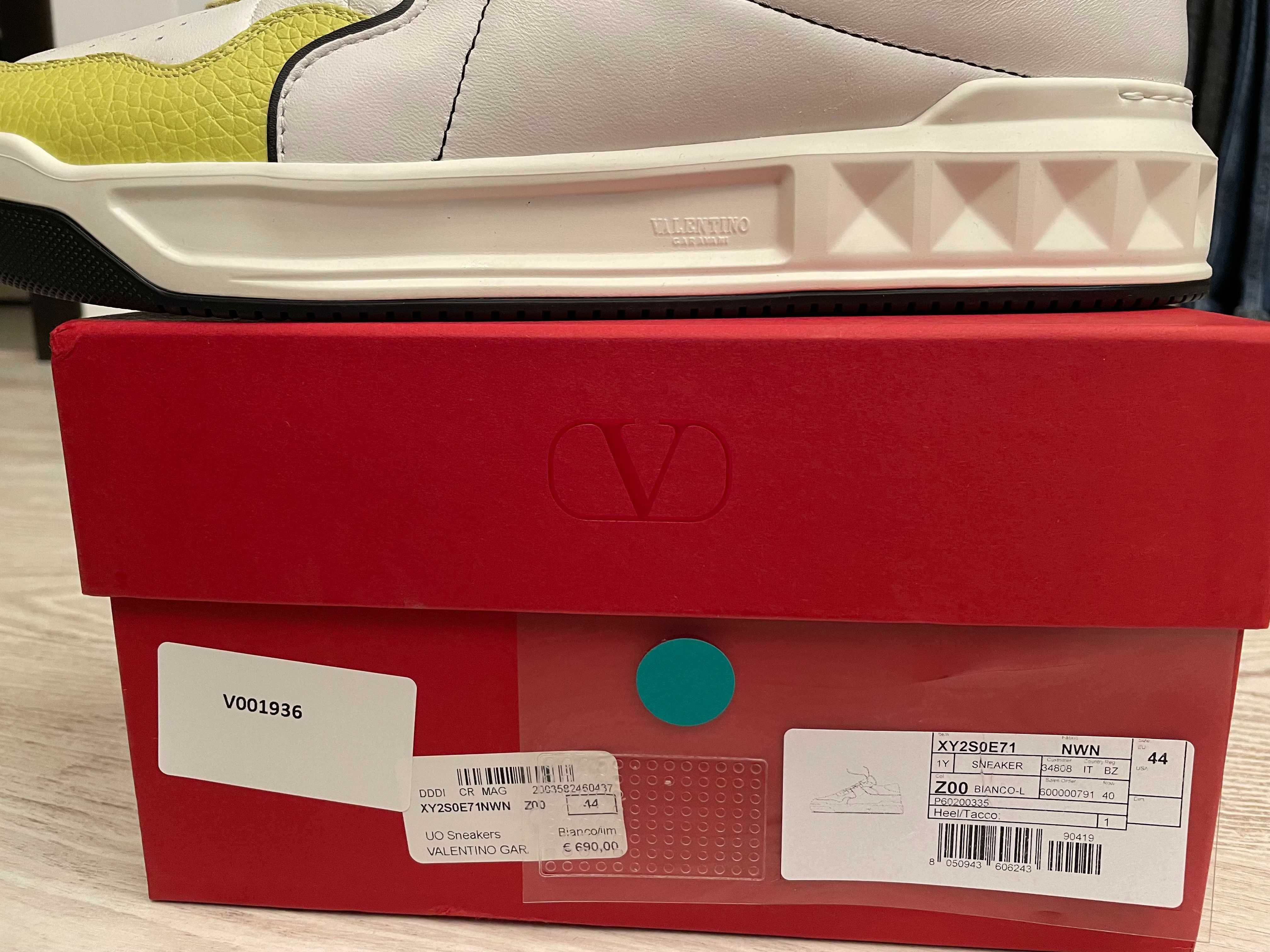 Valentino Garavani sneakers 44, originali, full box, retail 690 euro