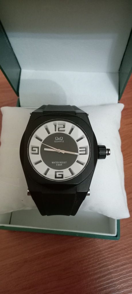 Часы Q&Q новые продам