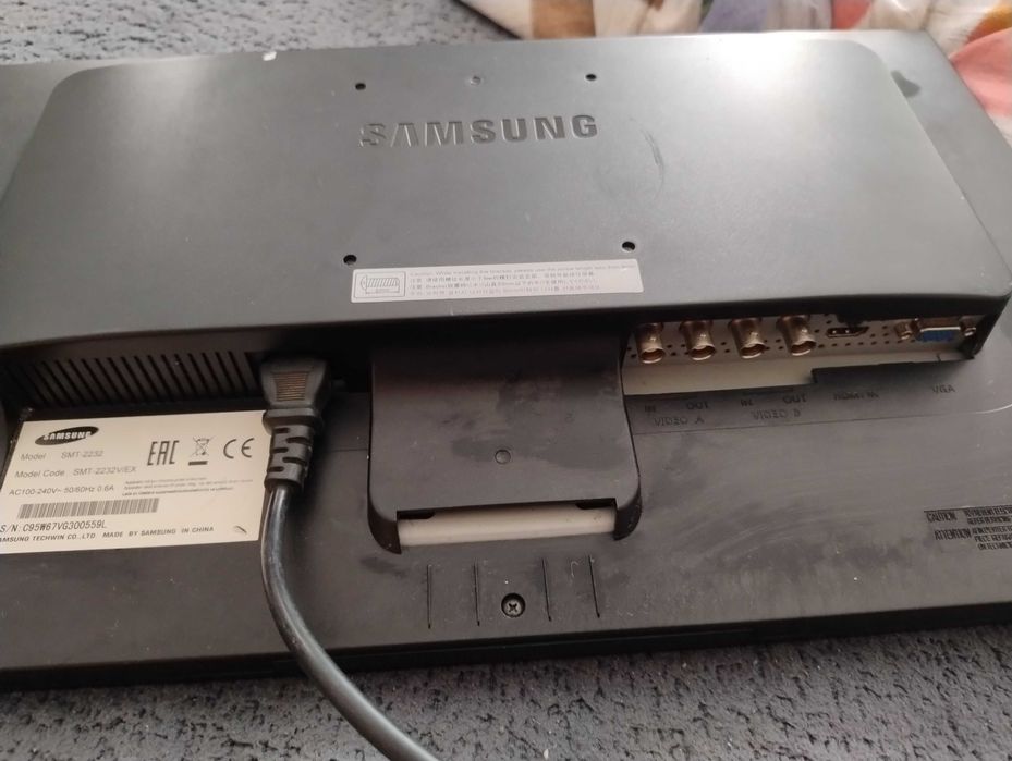 Работещ монитор в добро състояние