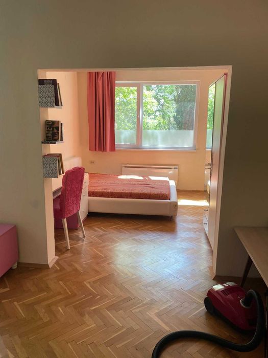 Четиристаен апартамент в центъра на Стара Загора