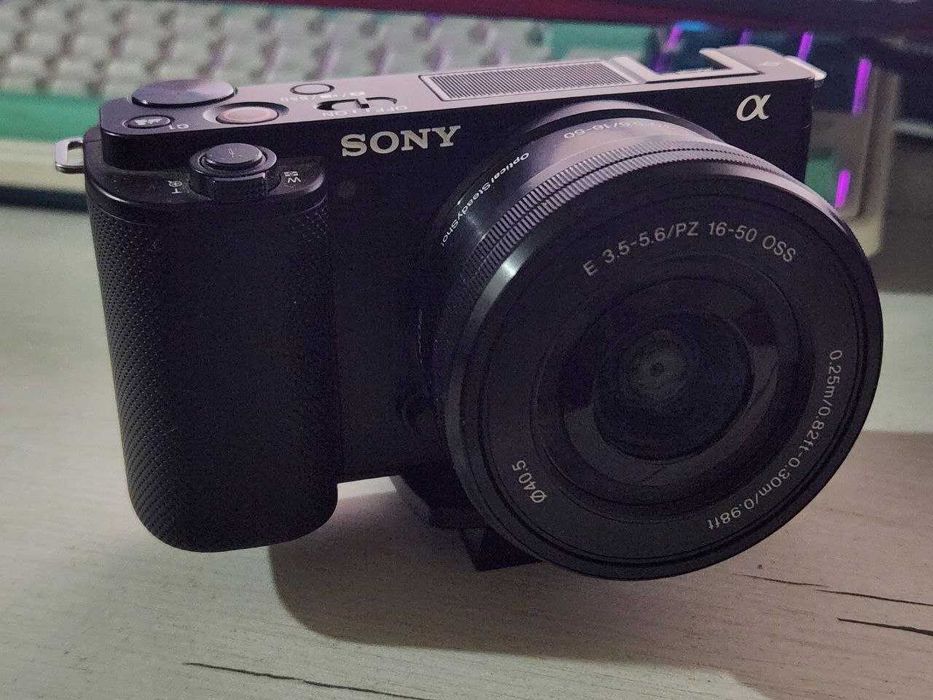 Продаю камеру SONY ZV E-10