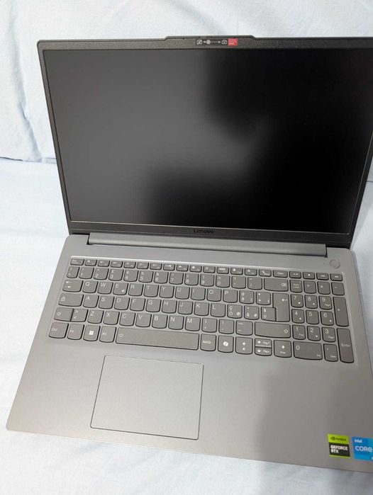 Laptop Gaming Lenovo LOQ 15IAX9E Intel i5-12450HX 16GB 512GB RTX 4050