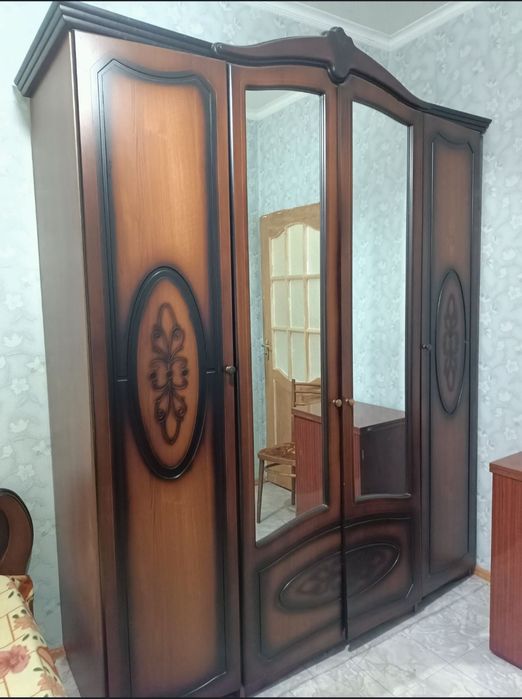 Продам спальный гарнитур б/у.