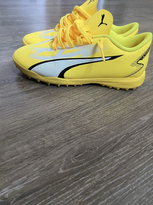 Продаю новые сороконожки пума покупал в италии в центре милана в пуме