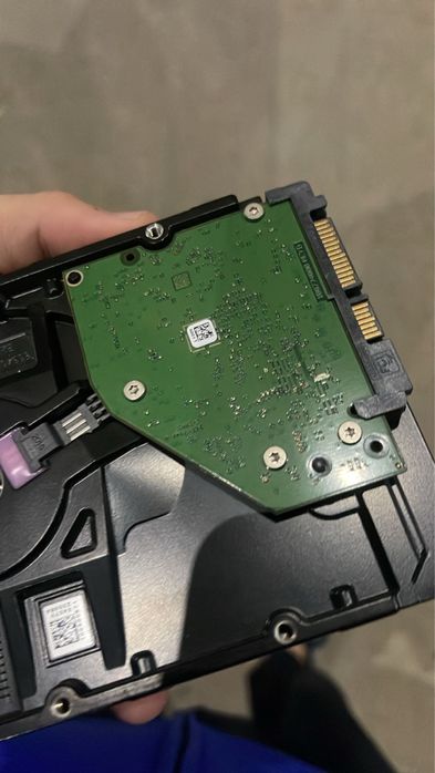 Жесткий диск Seagate 1TB новый + бесплатно роутер ZTE MF283V (б/у)