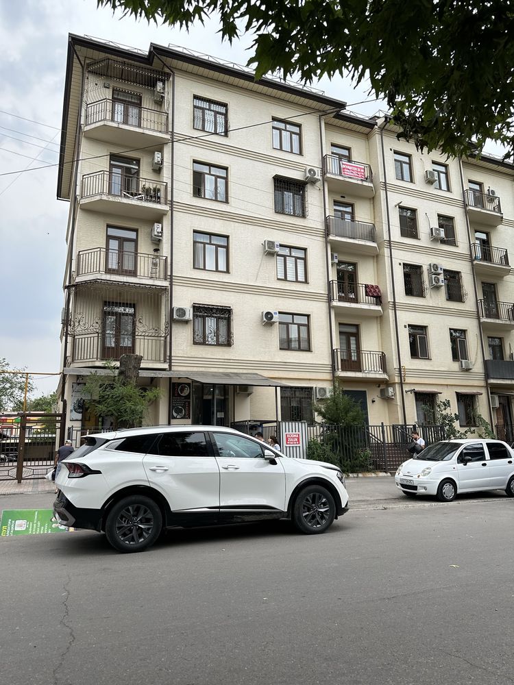 Продается 3-комнатная квартира в Яшнабадском районе, 76м2