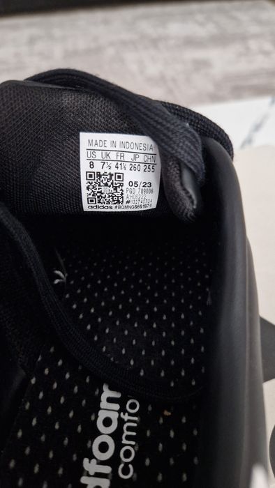 Adidas negri noi !!! Mărimea 41 jumătate