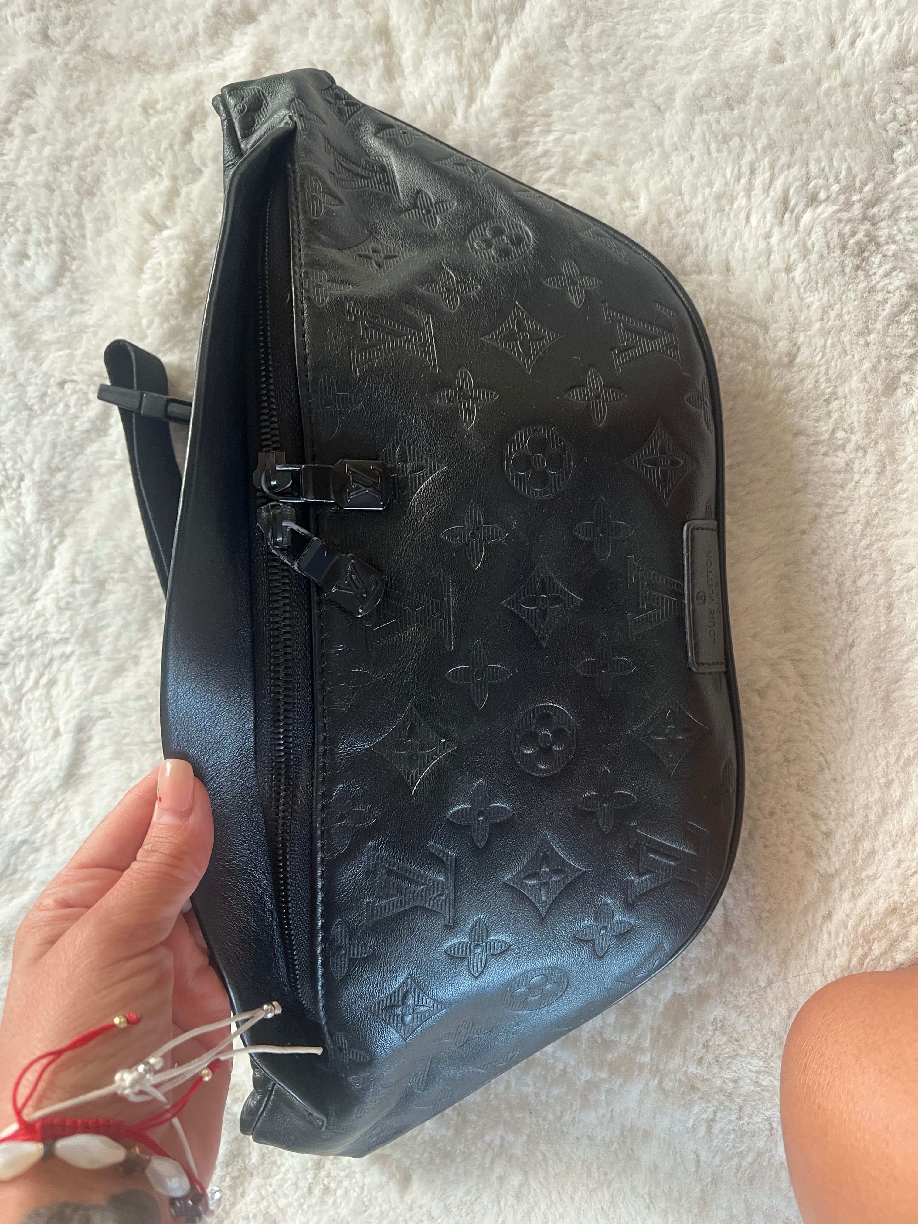Чантичка Vuitton