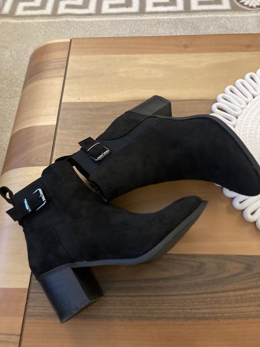 Дамски черни боти Clara Benson номер 38