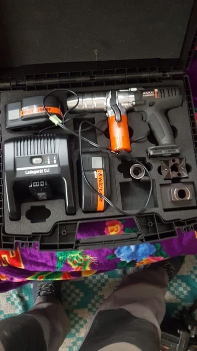 Alpha AKKU Compact electrohidraulic